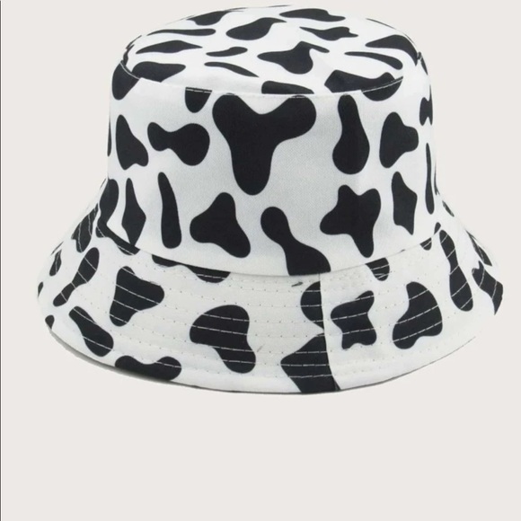 Urban Outfitters Accessories - sold on curtsy